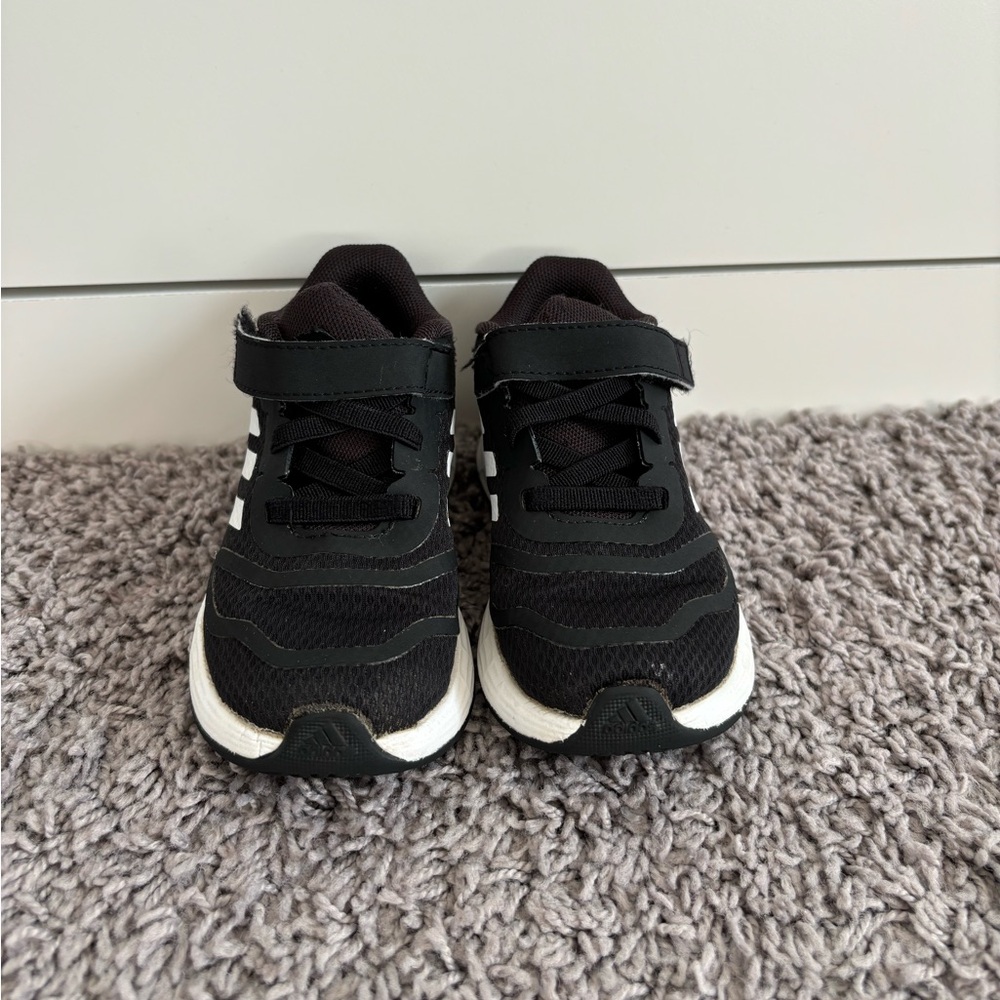 Adidas Duramo 10 EL I 
Size 6K (toddler)